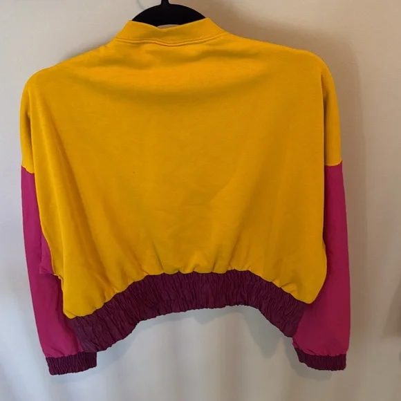 Nike Top - Picture 2 of 7